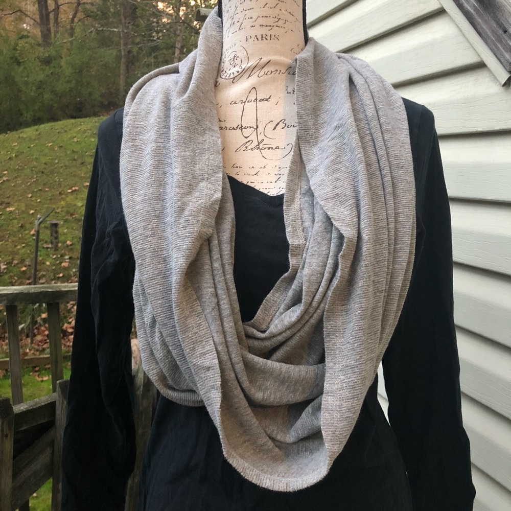 American Eagle | Grey Infinity Scarf